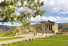 Temple, Garni