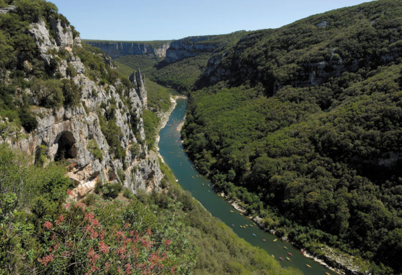 Ardèche et réplique de la grotte Chauvet