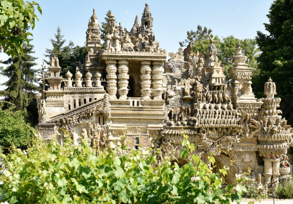Palais du Facteur Cheval et chocolats
