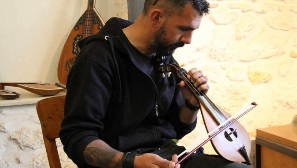 Atelier de luthier à Réthymnon © T. Michel