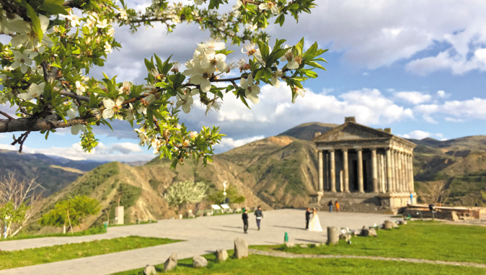 Temple, Garni